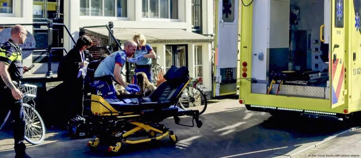 Ataque a faca deixa feridos no centro histórico de Amsterdã
