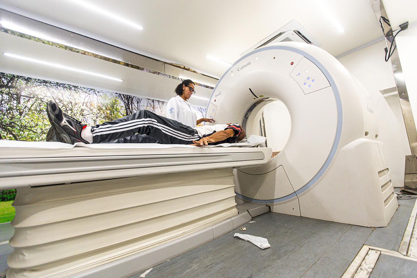 Caravana da Saúde zera fila de espera por tomografia em São Bernardo