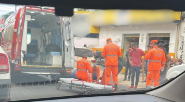Criança corre para atravessar a rua e é atropelada em Uberlândia