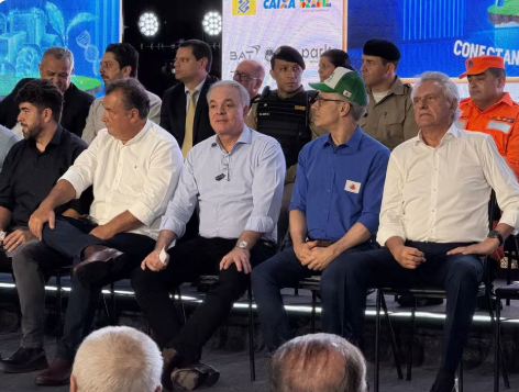 Na Femec, Zema assina decreto que beneficia produtores de leite e muçarela e anuncia novo modelo de policiamento rural