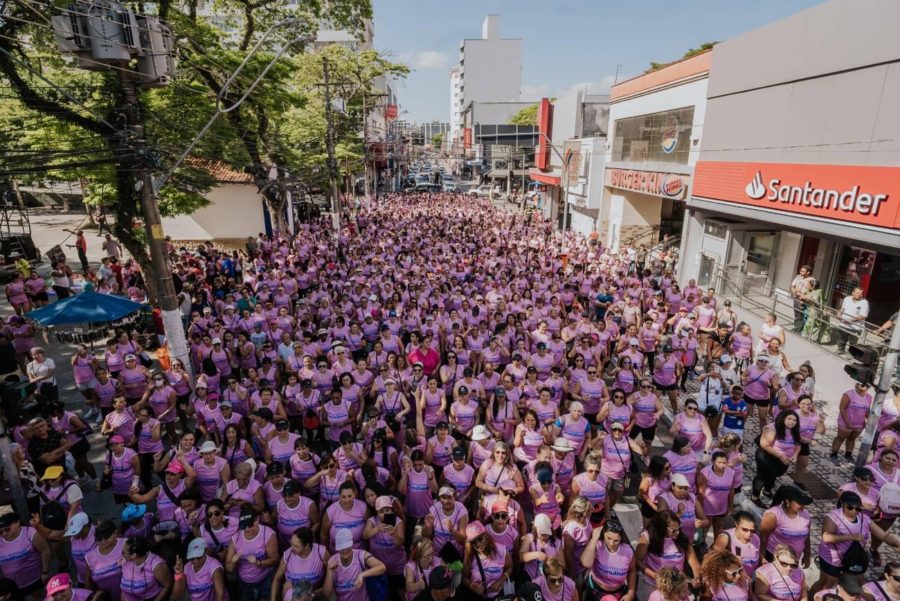 No Dia da Mulher, São Bernardo reúne mais de 2.000 pessoas em caminhada e tem criação de Secretaria da Mulher
