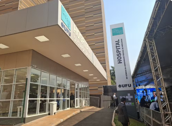 Pai encontra filho de 2 anos afogado na piscina durante festa infantil em Uberlândia