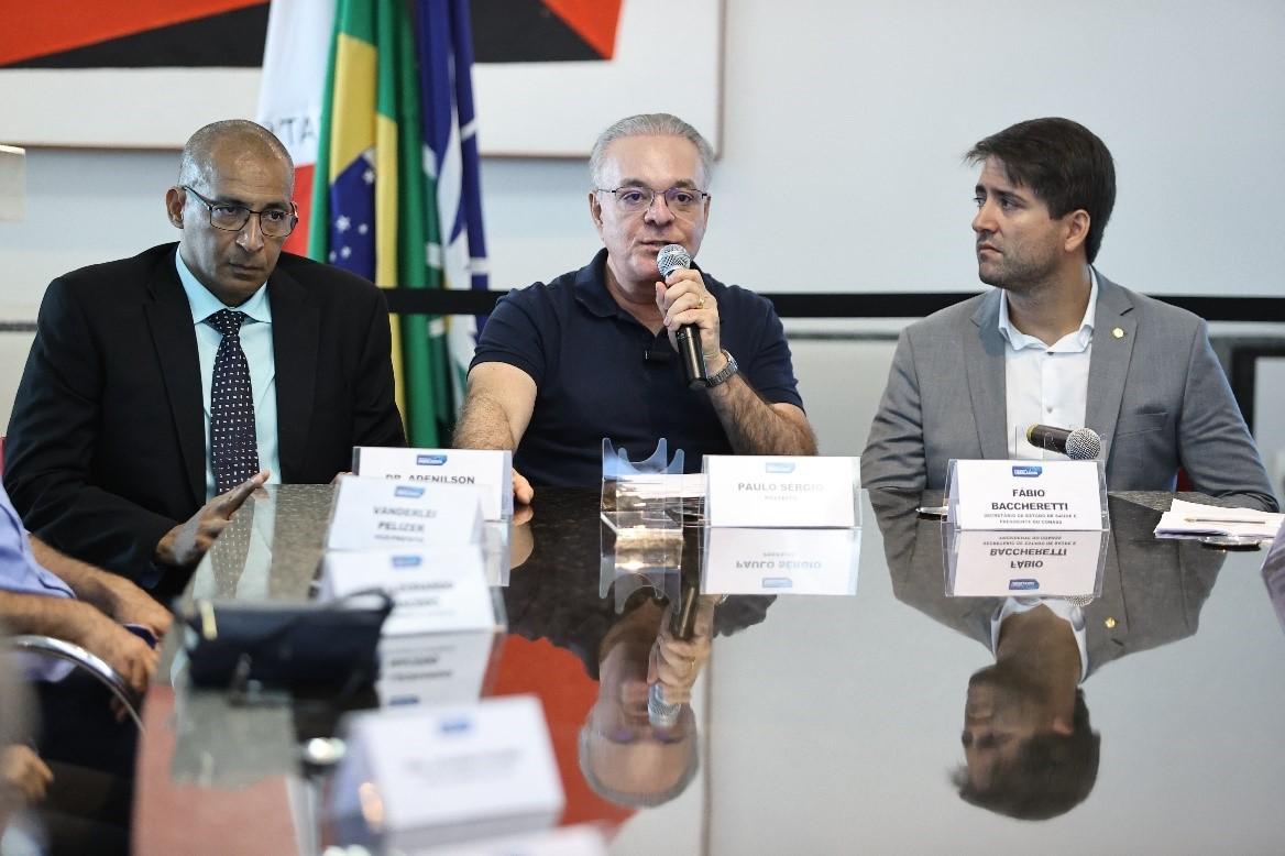 Prefeito Paulo Sérgio recebe visita do secretário estadual de saúde e recurso para combate à dengue em Uberlândia é anunciado