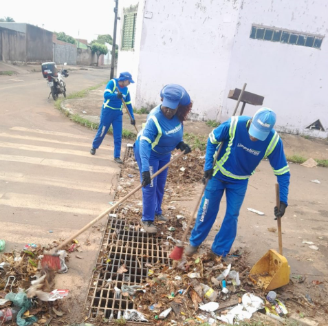 Prefeitura intensifica trabalho de limpeza nos bairros Morumbi e Residencial Integração