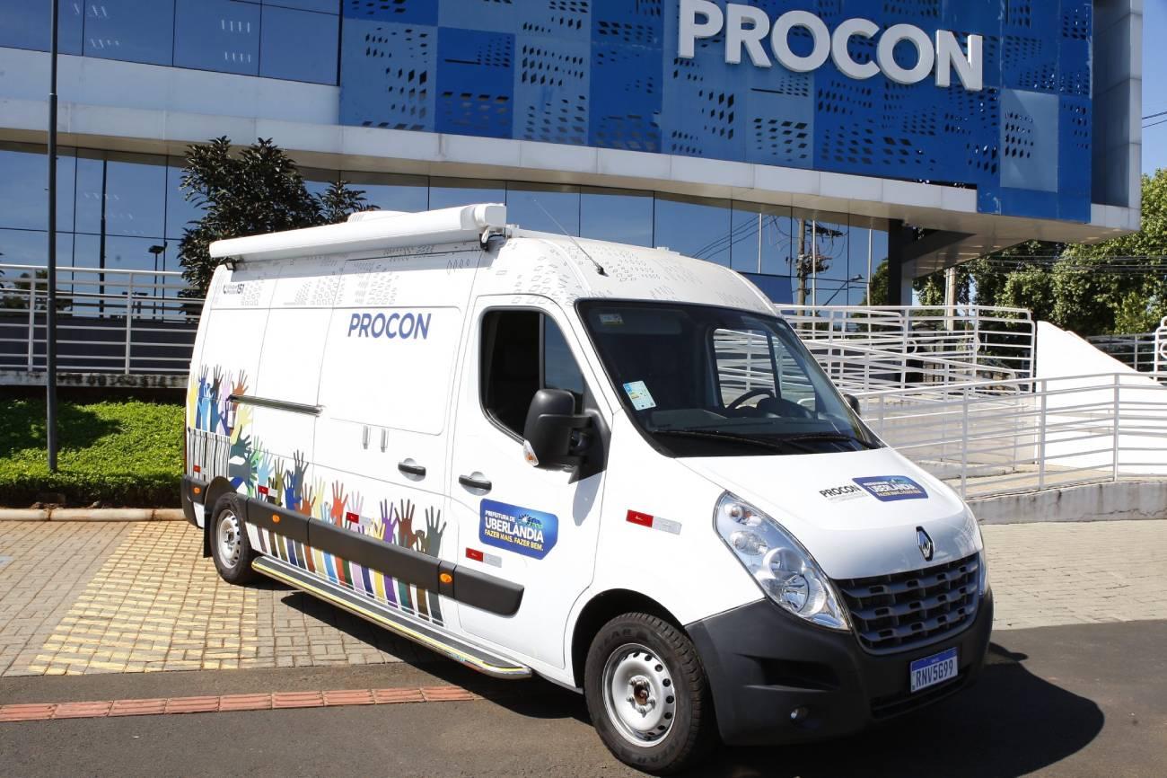 Procon Móvel atenderá na Praça Tubal Vilela e no Terminal Central na próxima semana
