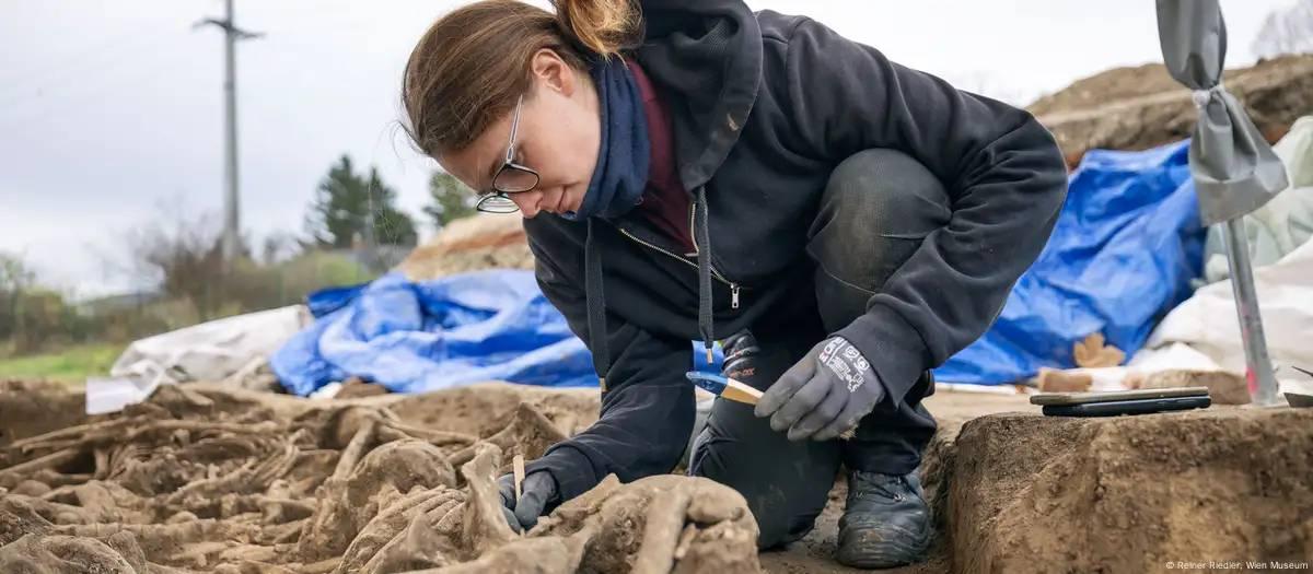 Arqueólogos acham restos de 150 legionários romanos em Viena