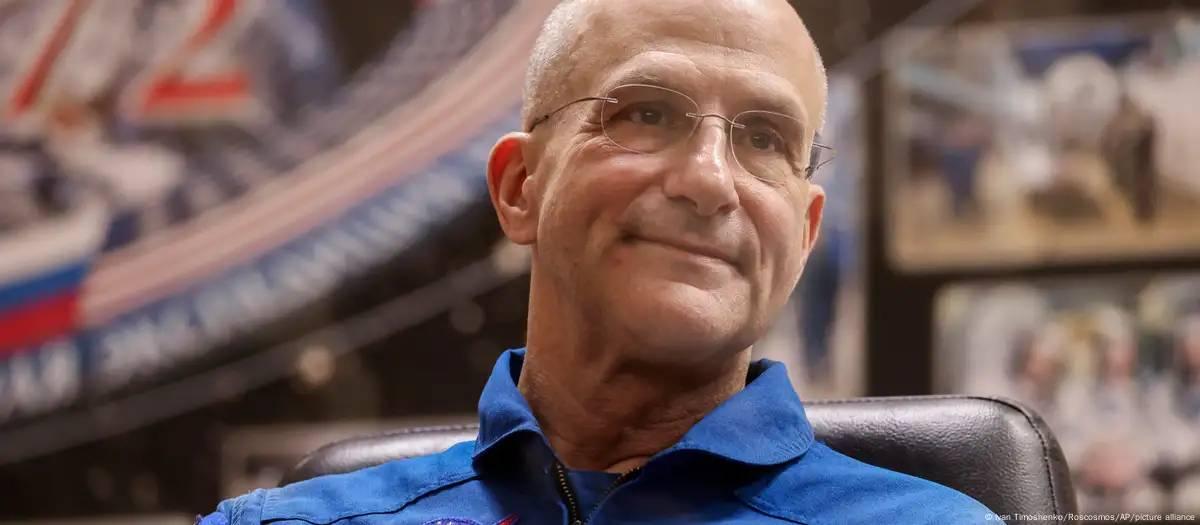 Astronauta mais velho em atividade da Nasa volta à Terra