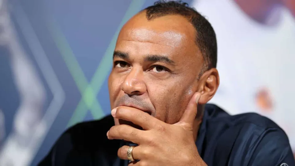 Cafu não quer técnico estrangeiro na seleção e indica três brasileiros