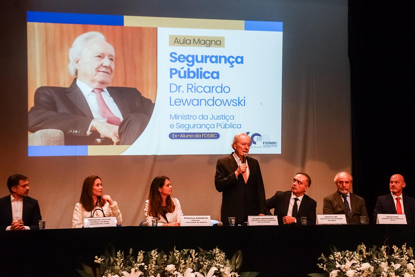 Em São Bernardo, ministro Ricardo Lewandowski discute PEC da Segurança durante aula magna