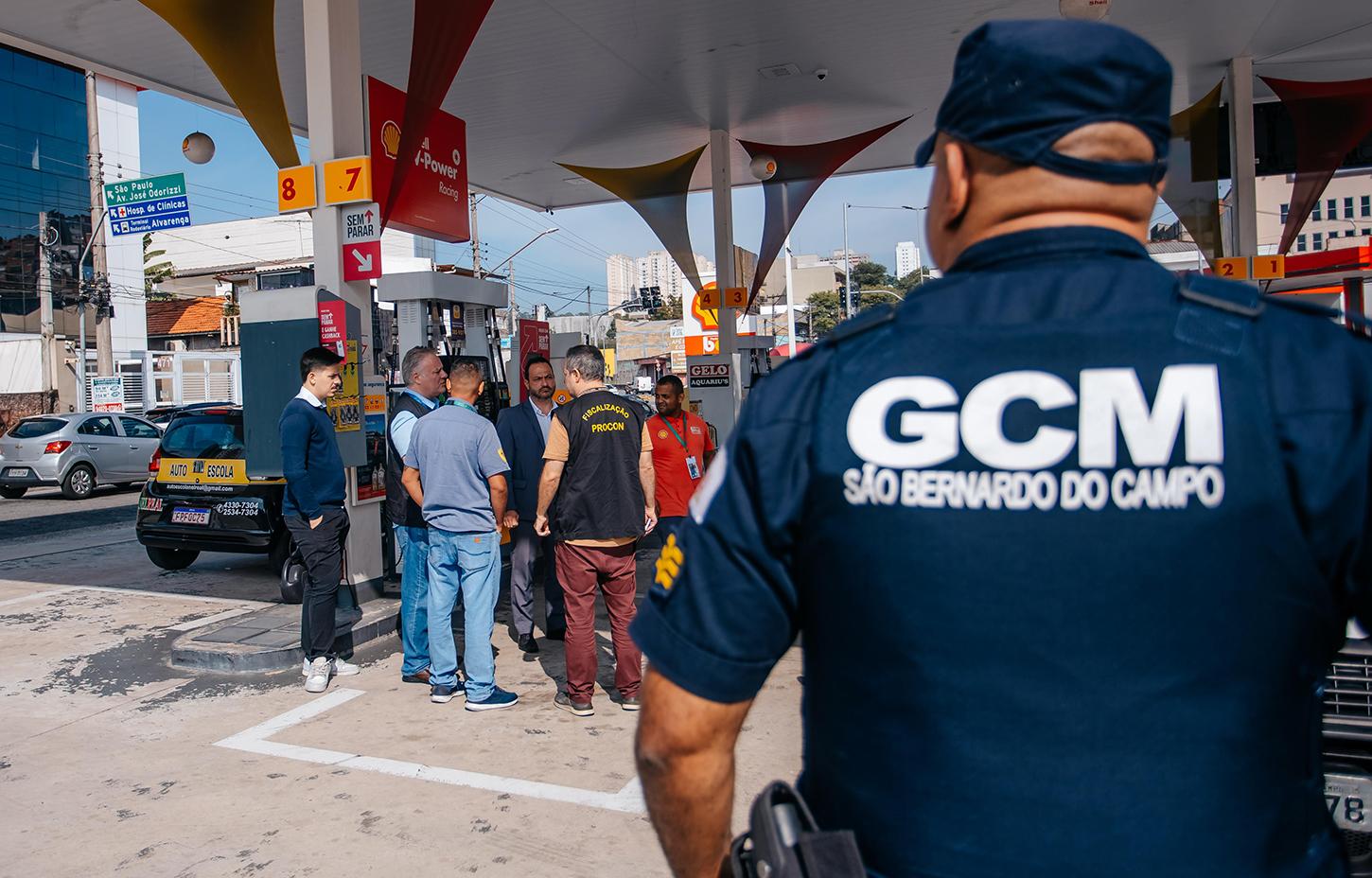 Novas regras a preços de postos de gasolina em São Bernardo resultam em multa no caso de irregularidades