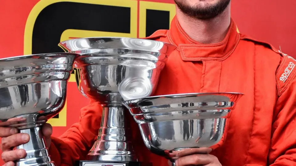 Piloto Eduardo Imamura e filho de sete anos morrem em acidente trágico