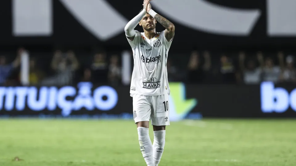 Santos vê 'chance muito grande' de renovar com Neymar até a Copa