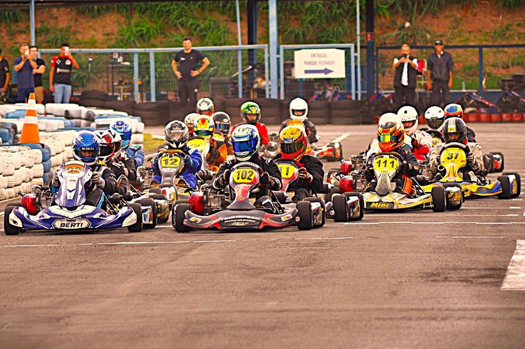 Campeonato Paranaense Light de Kart teve disputas acirradas na 2ª etapa da temporada
