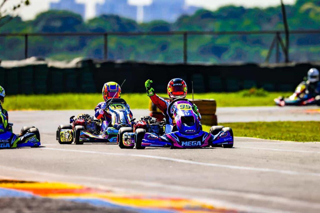 Dudu Pagliaro conquistou quarto pódio consecutivo e é o campeão do 1º turno na Copa São Paulo Light de Kart