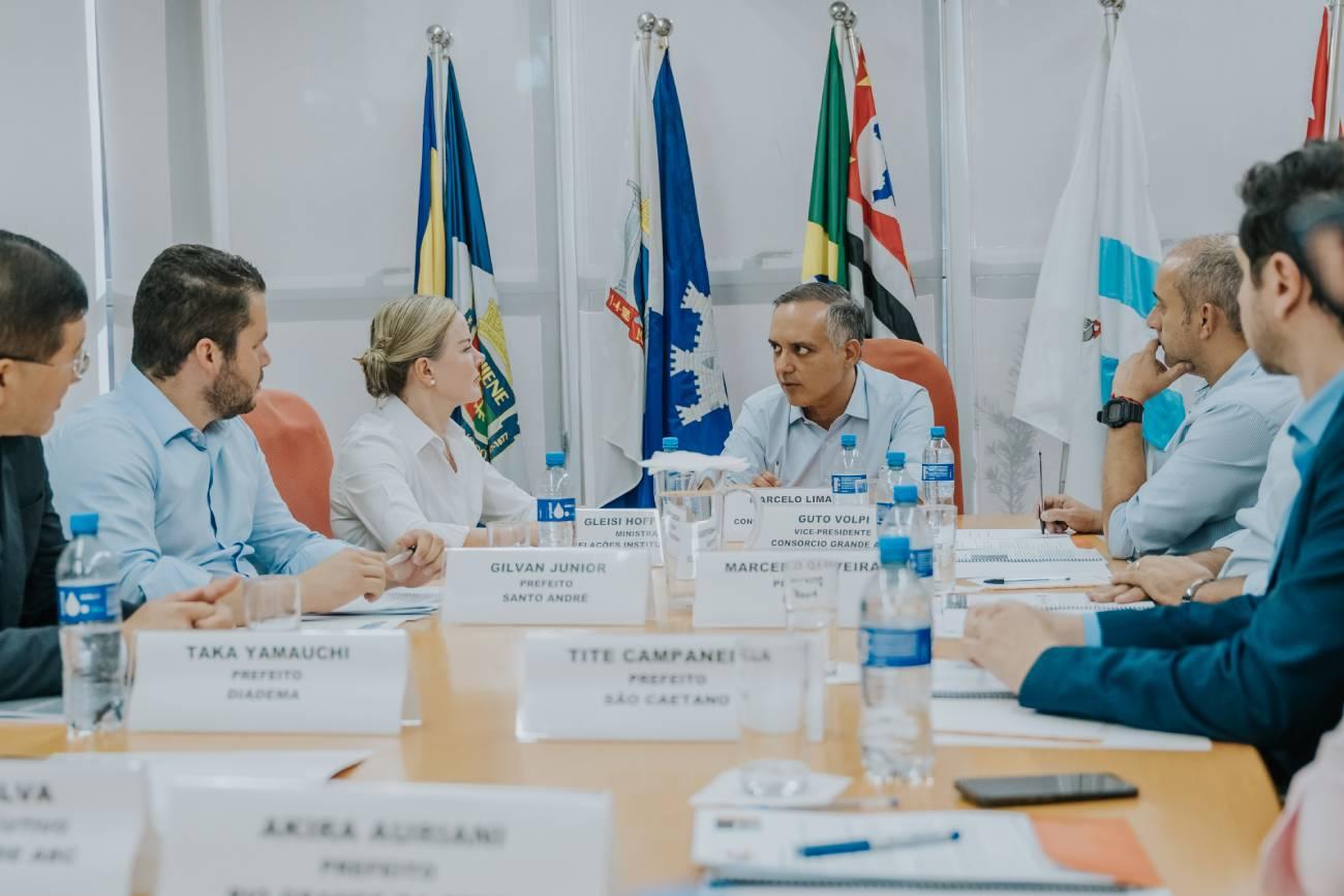 Em visita de ministra, Consórcio Intermunicipal pleiteia mudanças no PAC e agilidade na PEC 66
