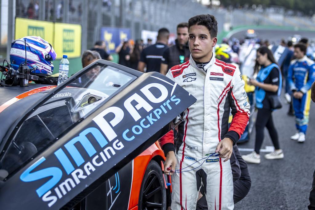 Gabriel Koenigkan foca na 4ª etapa da Copa São Paulo Light de Kart após estreia positiva no automobilismo