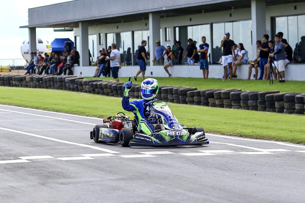 Mega Kart viveu dois finais de semana consecutivos de vitórias e ótimos resultados