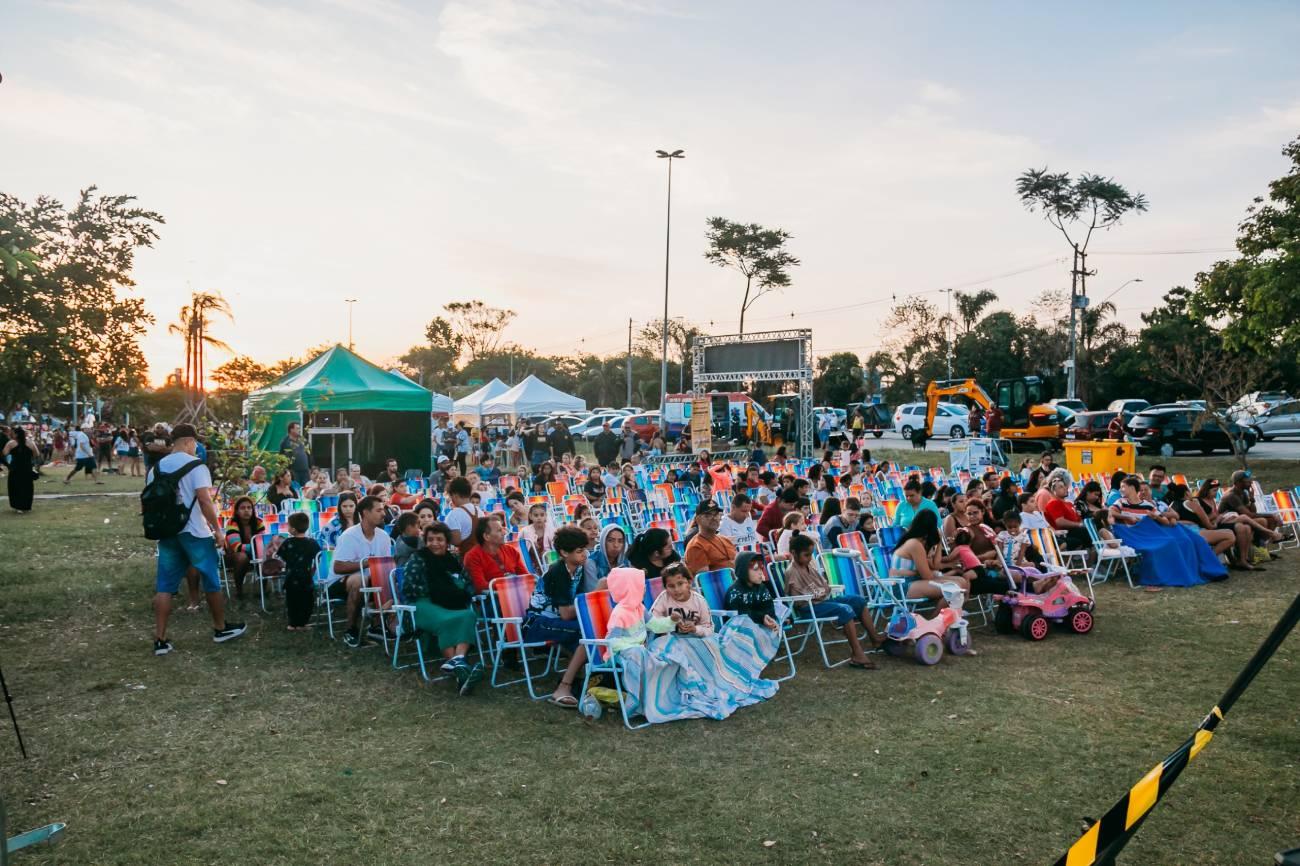 Neste final de semana, Projeto Cinema para Todos chega a Cotia com exibições gratuitas ao ar livre