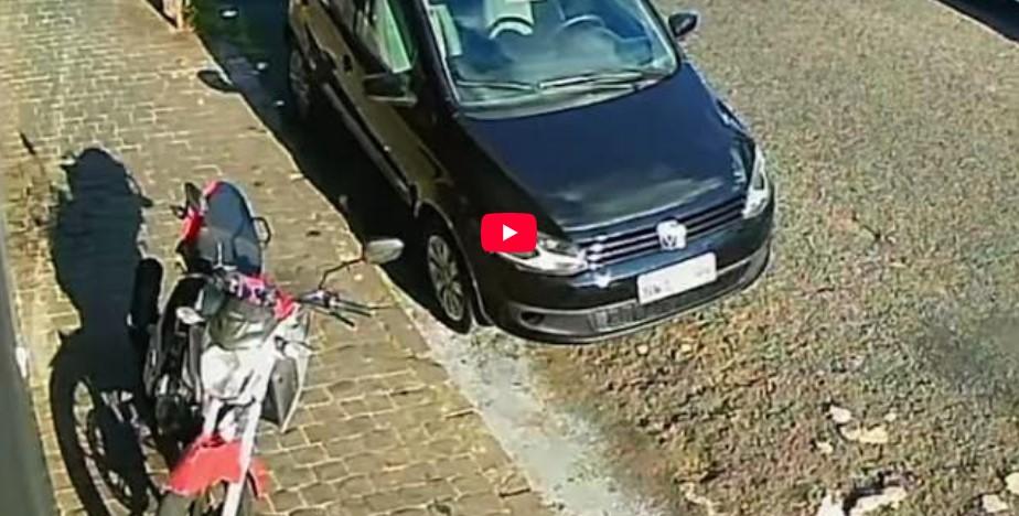 Policial à paisana reage a assalto e atira em criminosos no Bairro Nossa Senhora Aparecida, em Uberlândia