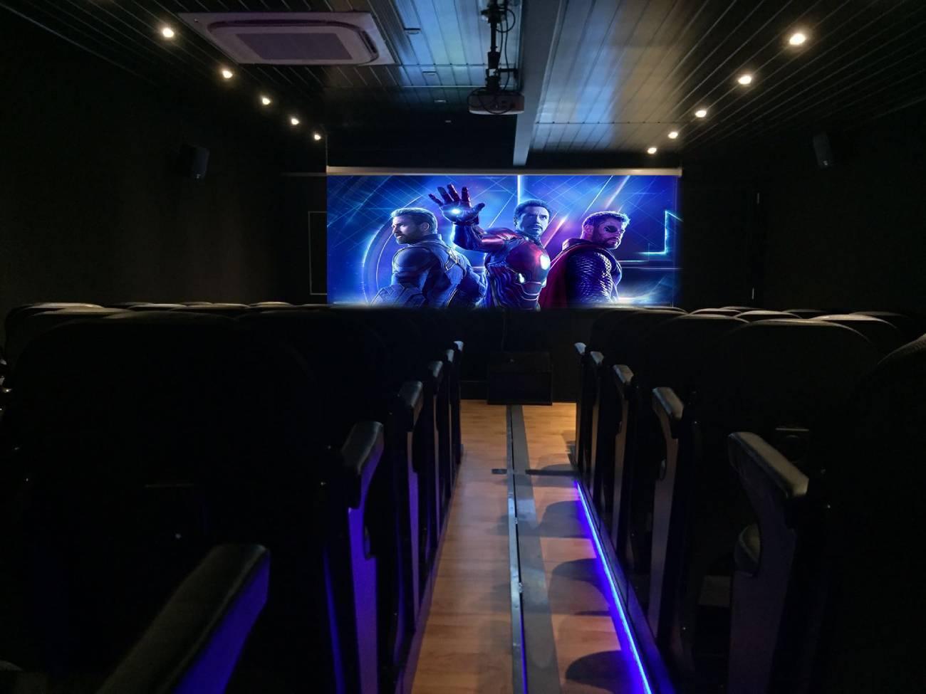 Projeto leva cinema móvel gratuito a São Bernardo do Campo