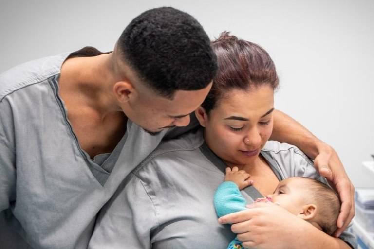 SUS realiza primeiras aplicações do zolgensma, medicamento de R$ 7 milhões para crianças com AME