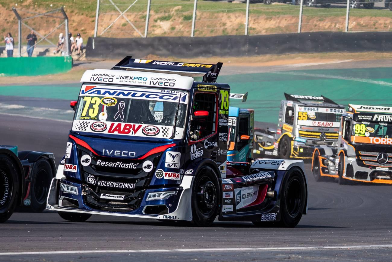 Totti e Scherer vencem a Corrida 2 e encerram em alta a 3ª etapa da Copa Truck em Interlagos