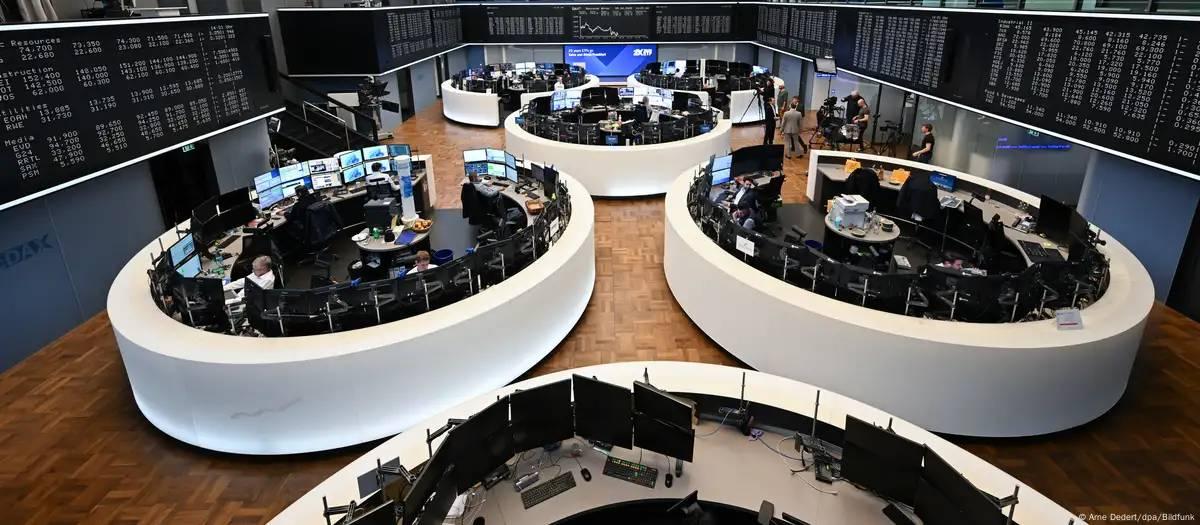 Trump ameaça taxar UE em 50% a partir de 1º de junho