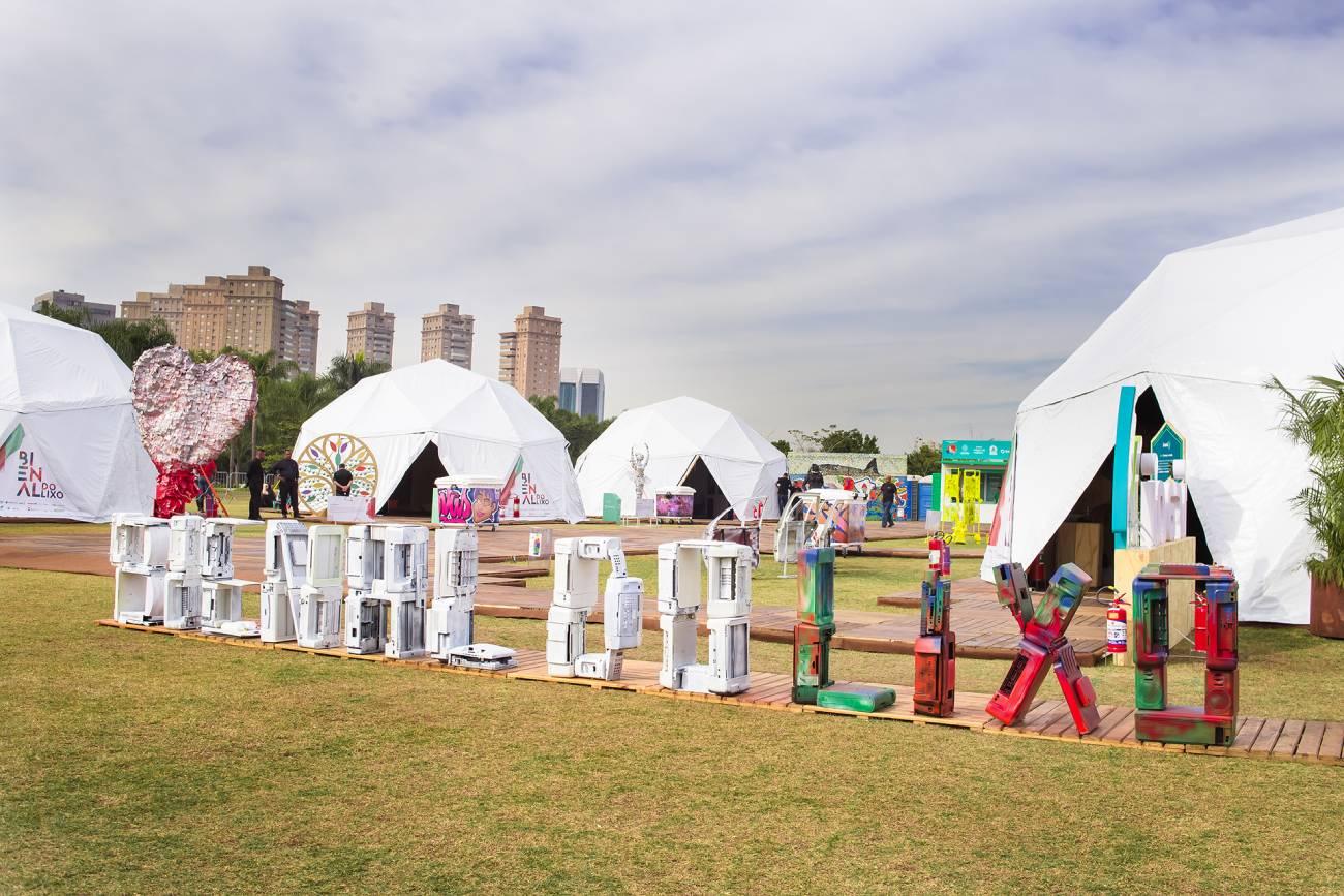USCS marca presença na Bienal do Lixo, em São Paulo