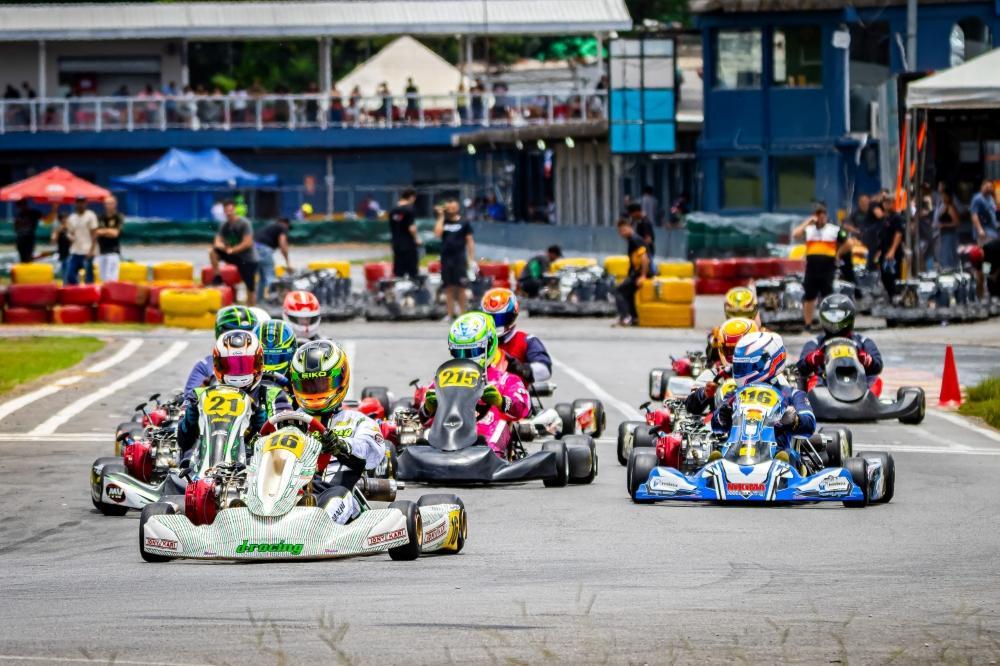V11 Cup de Kart encerra o 1º turno da temporada com a disputa de sua 4ª etapa neste domingo