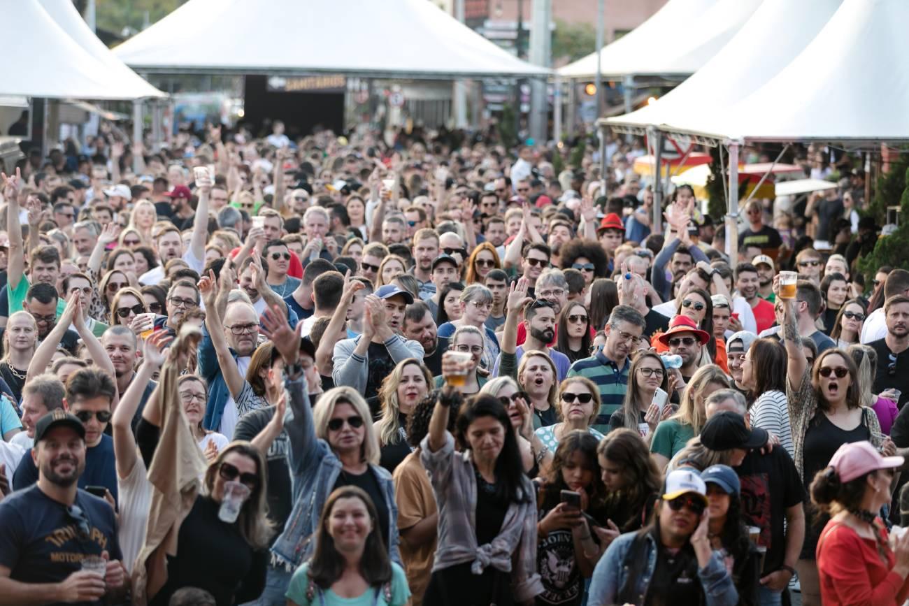 Vem aí o Schornstein Festival 2025: confira as atrações já confirmadas