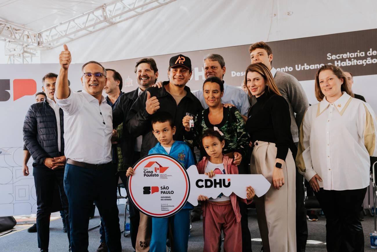 Após 17 anos, São Bernardo e Estado entregam 120 apartamentos no Conjunto Alvarenga Peixoto