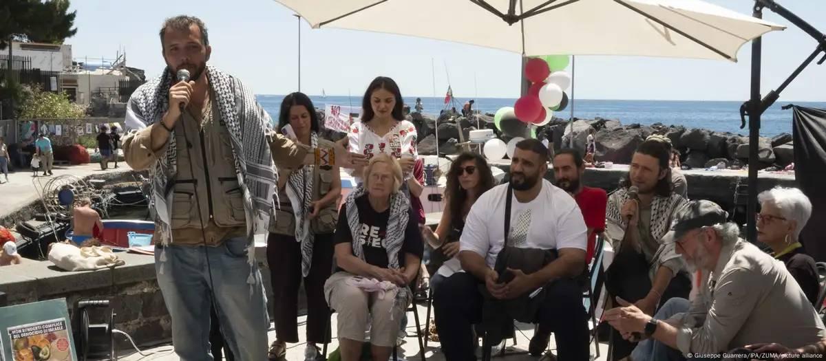 Ativista brasileiro está em solitária em Israel, diz defesa