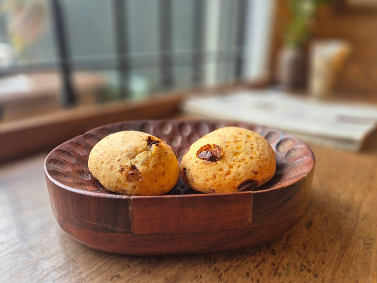 Dona Celina lança pão de queijo com gotas de chocolate