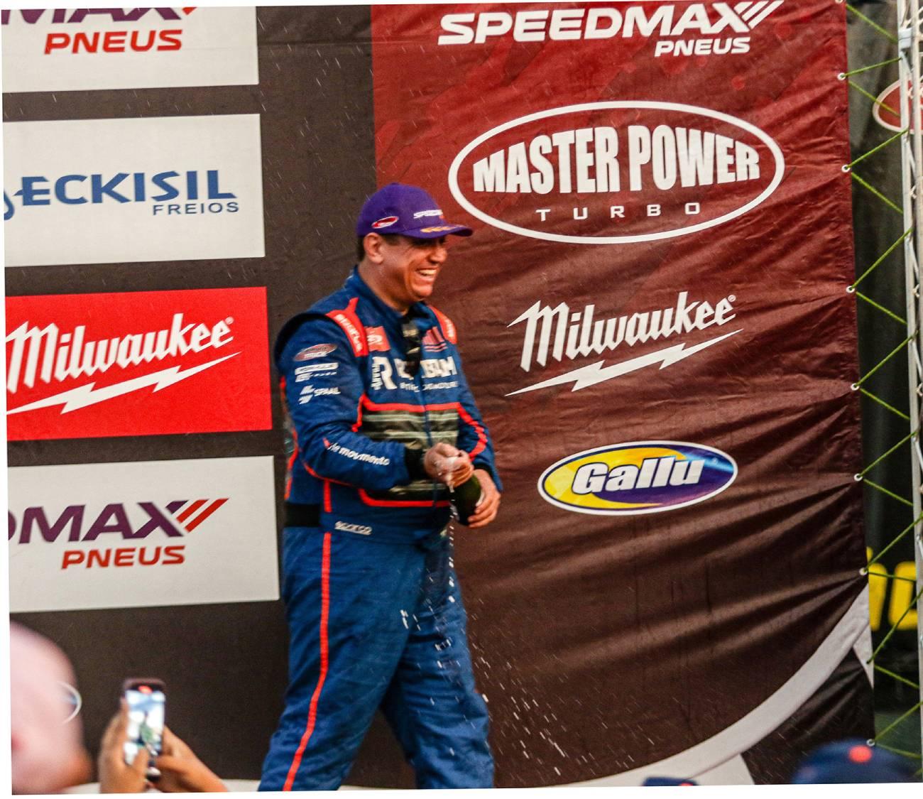 Douglas Torres é protagonista na Fórmula Truck em  Cascavel