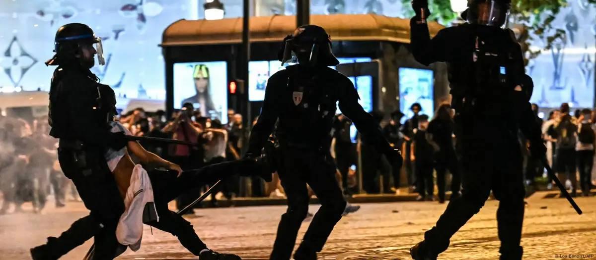 Festa do PSG na França deixa mortos e centenas de presos