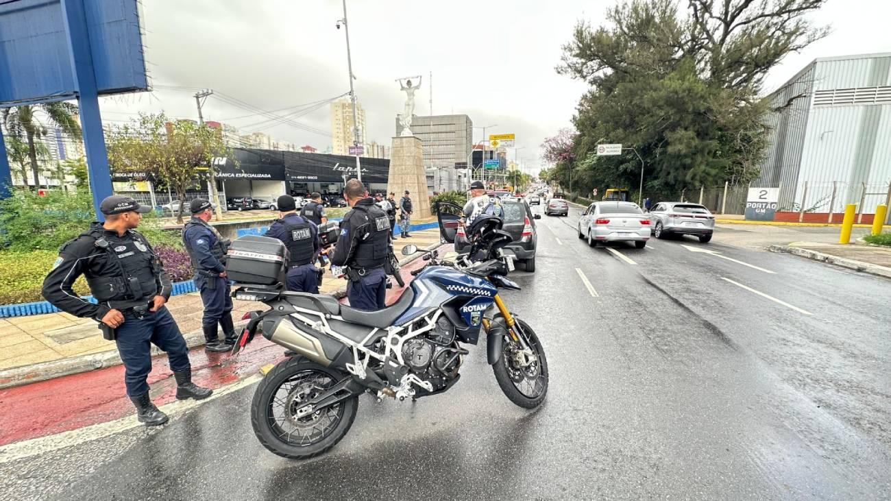 GCM de São Caetano desarticula esquema de clonagem de veículos e prende dois homens em flagrante