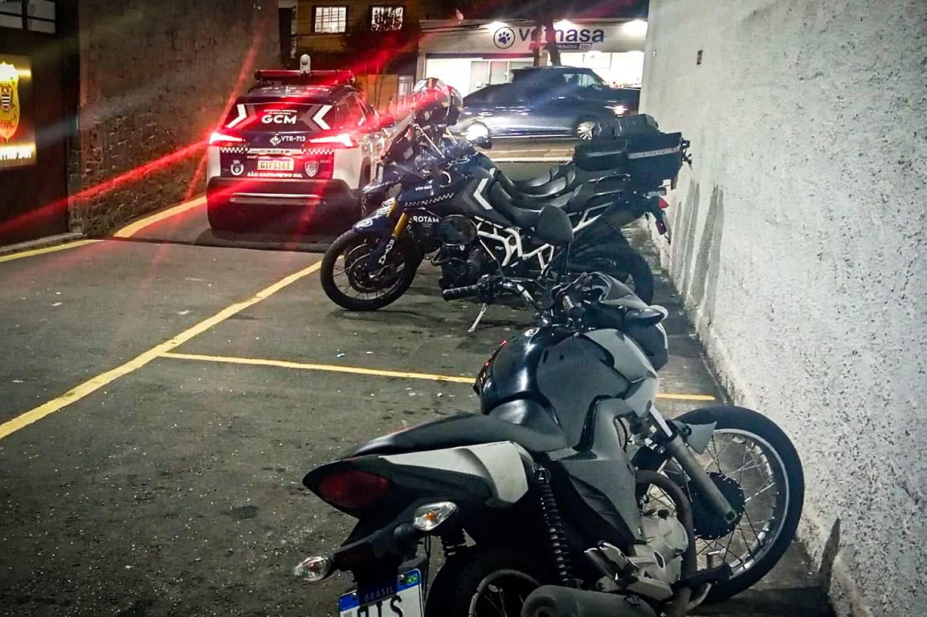 GCM de São Caetano prende mulher por receptação e adulteração de motocicleta no Bairro Santa Paula