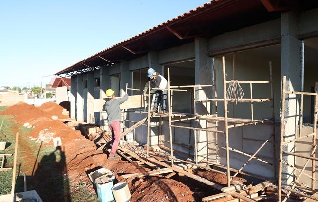 Obras de quatro novas escolas municipais avançam e vão gerar abertura de 2 mil vagas