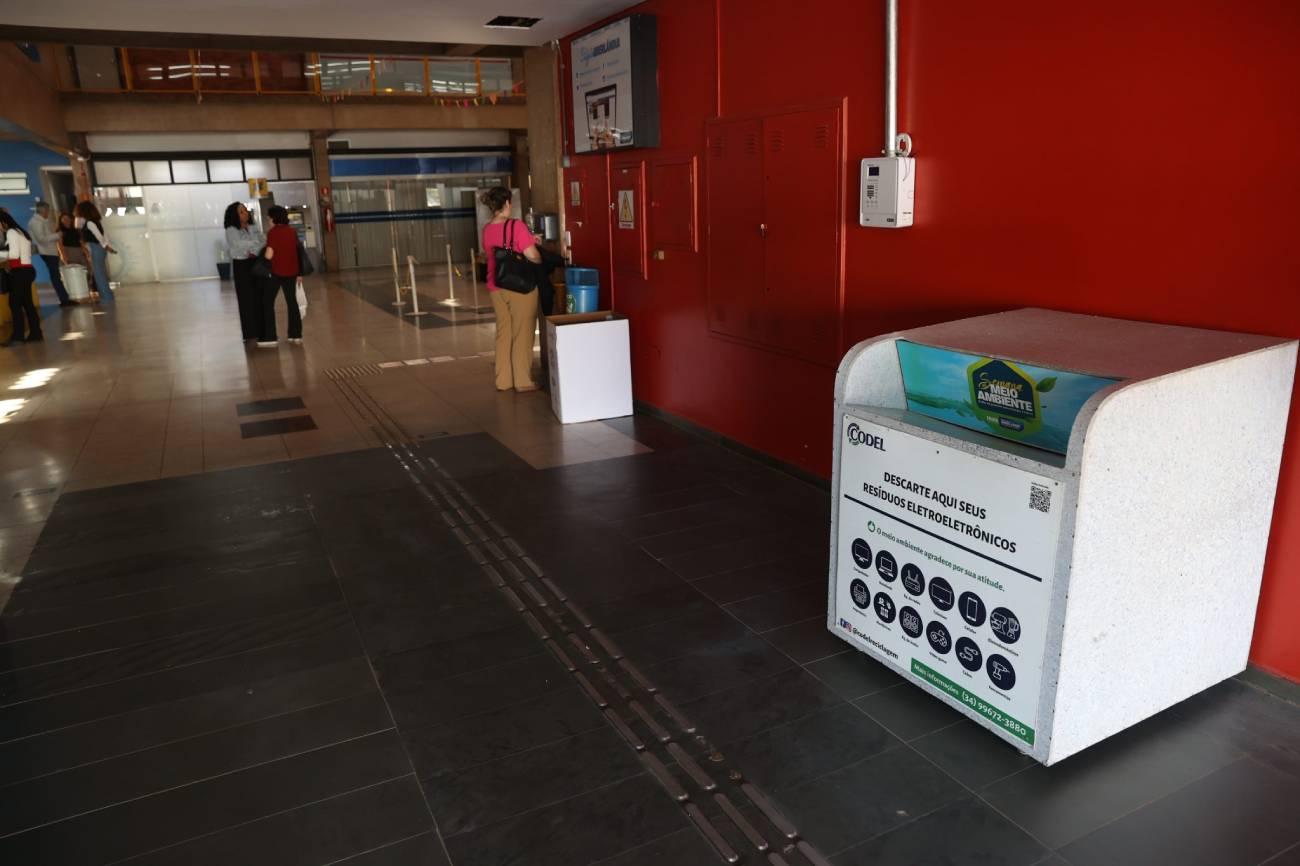 Prefeitura firma parceria para instalação de ponto de coleta de lixo eletrônico