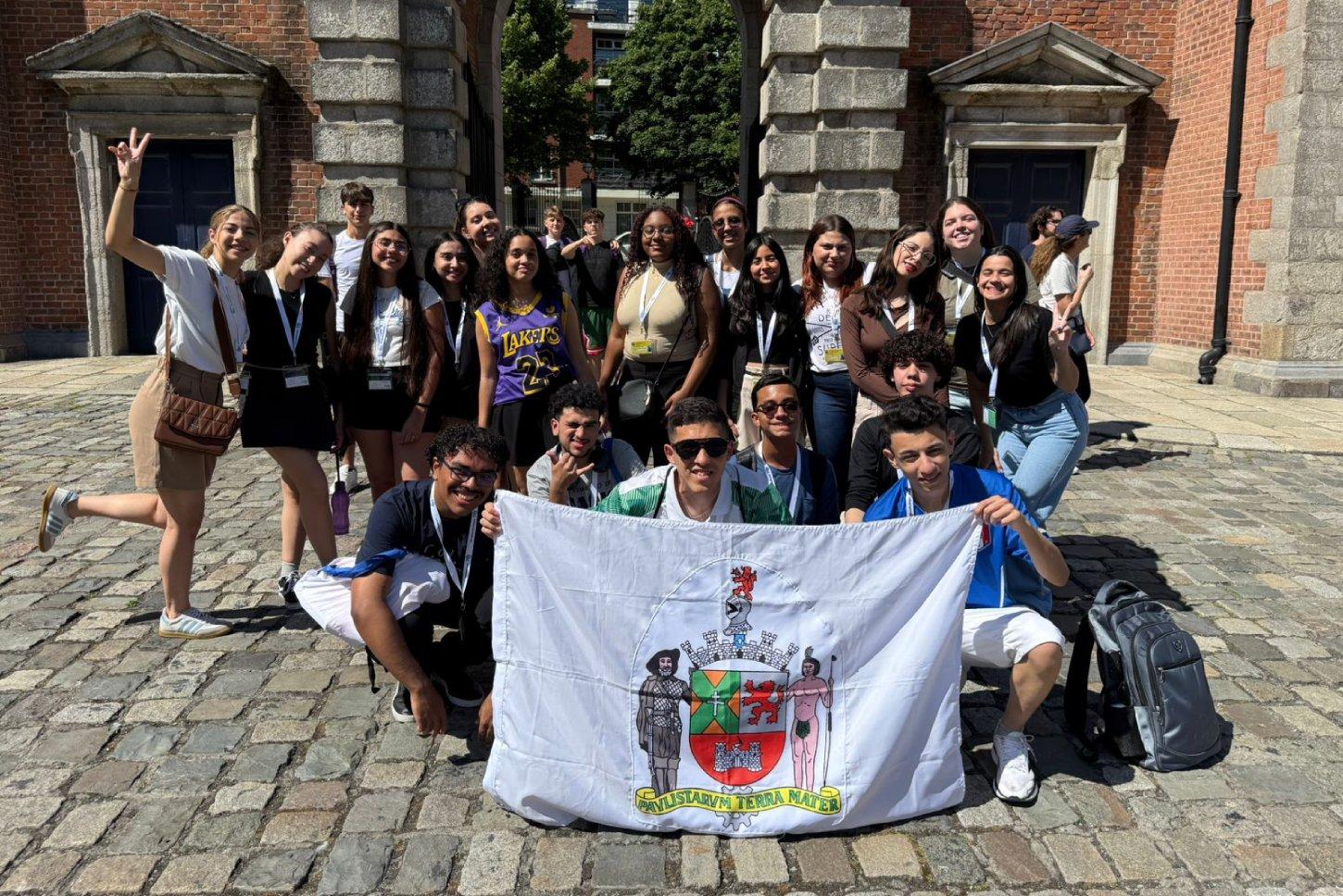 Alunos do Conecta São Bernardo aproveitam cada minuto para viver a experiência do intercâmbio na Irlanda