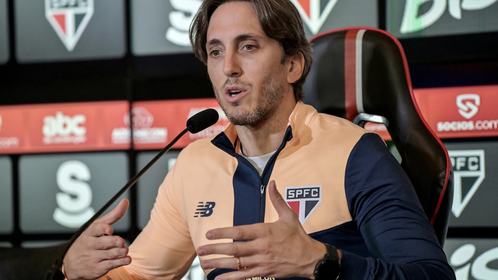 
                    Conheça Carol Portaluppi, filha de Renato Gaúcho, técnico do Fluminense
                