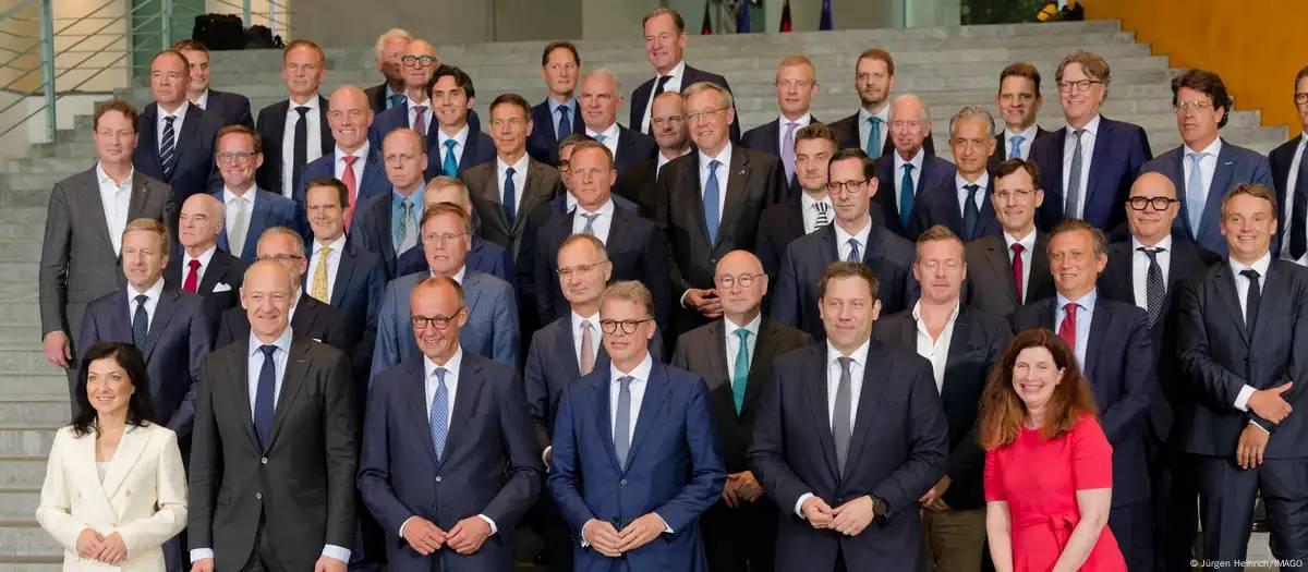 Empresas alemãs lançam plano para investir €631 bi em 3 anos