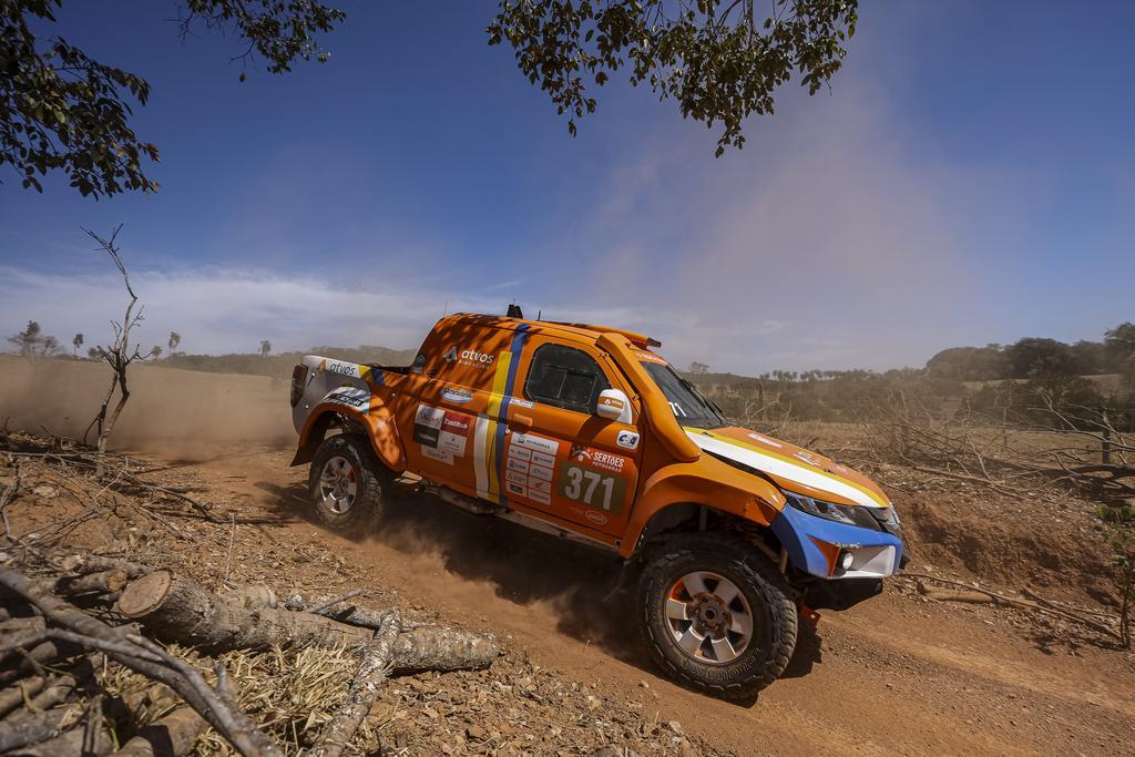 Invencibilidade na PRO e liderança mantida na Stock: Atvos Bioracing/Accert Competições segue forte no Sertões 2025