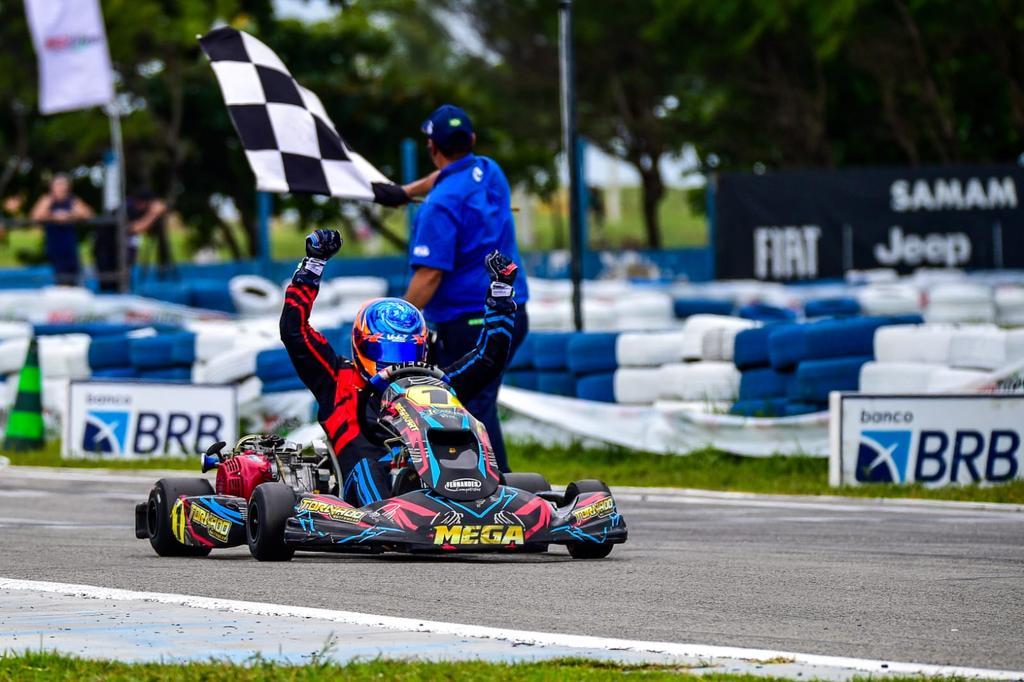 Mega Kart comemora final de semana com títulos nacionais no Brasil e no Paraguai