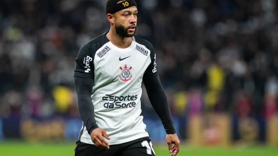 Memphis resolve, e Corinthians vence o Palmeiras com Moraes na torcida
