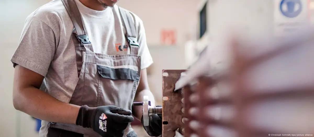 Migrantes na Alemanha ganham em média 20% menos que alemães