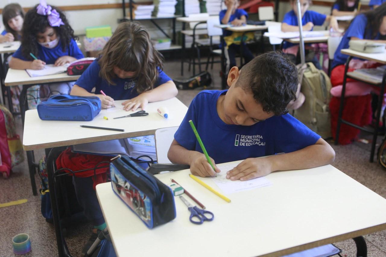 Nível de alfabetização das escolas da Prefeitura de Uberlândia supera meta nacional preconizada pelo MEC