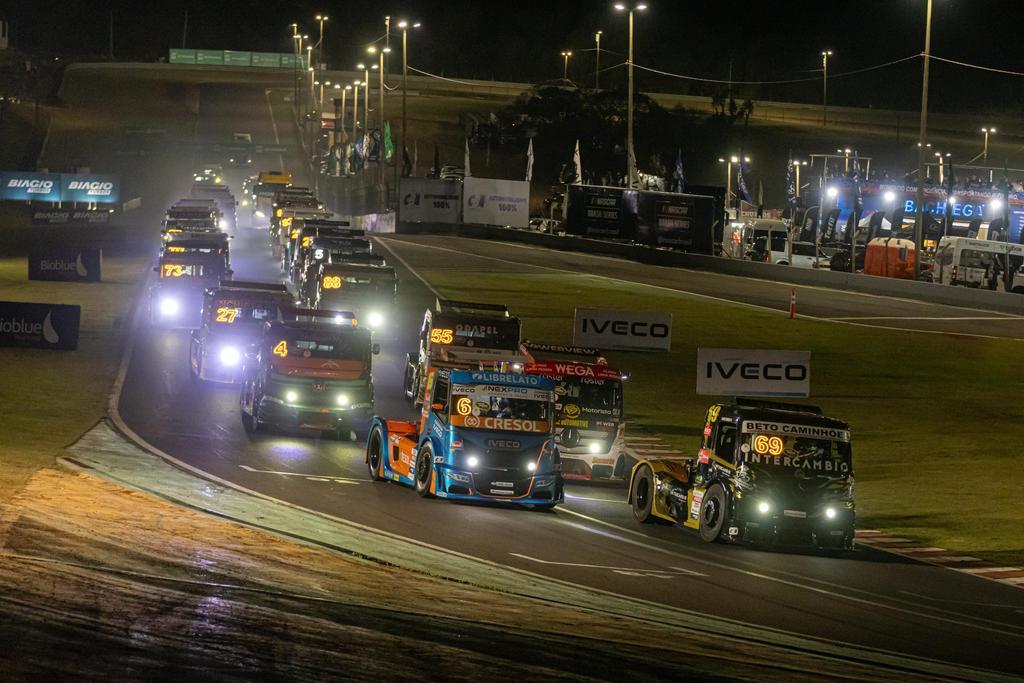 PP Motorsport conquista dois pódios na estreia da corrida noturna