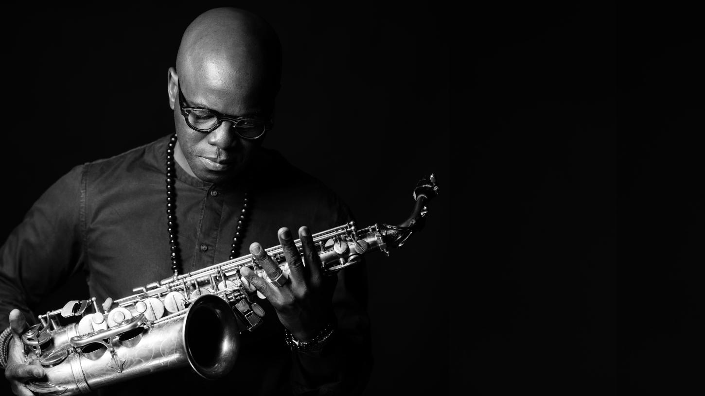 Uberlândia recebe show da turnê internacional do saxofonista moçambicano Ivan Mazuze no Pré-Fundinho Festival