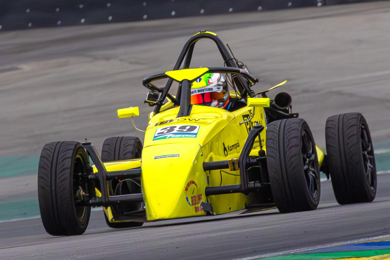 Agora com asas dianteira e traseira Dante Monteiro volta ao Velocitta em busca de novo pódio na Fórmula 1600